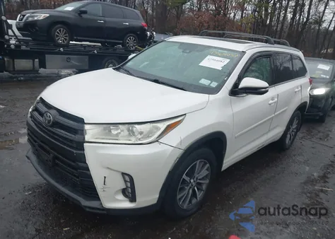 2018 Toyota Highlander Xle из США, поврежденный, VIN 5TDJZRFH6JS528653